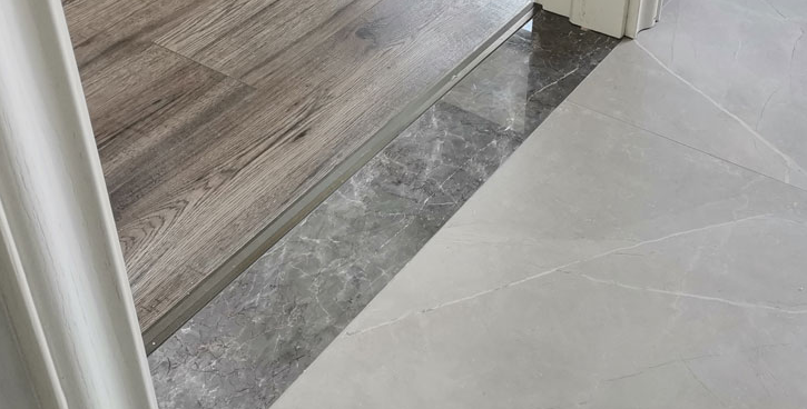 超级装-安心装好家-门槛石虽小不起眼,但处理好细节,也是装修中的一大